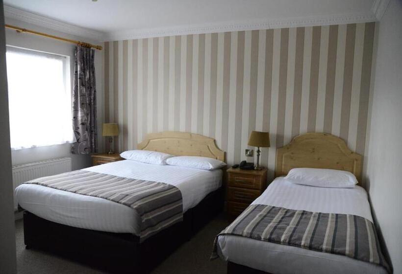 חדר סטנדרט לשלושה, Hibernian Hotel & Leisure Centre