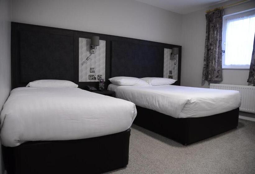 חדר סטנדרט לשלושה, Hibernian Hotel & Leisure Centre