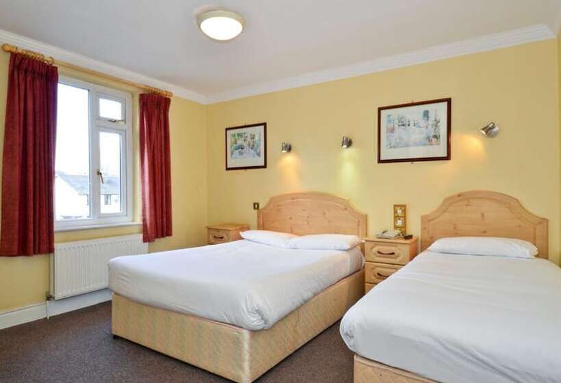 חדר סטנדרט לשלושה, Hibernian Hotel & Leisure Centre