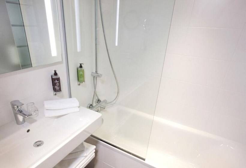 اتاق راحتی, Hôtel Anne De Bretagne