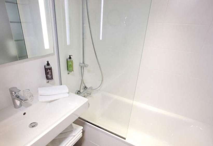 اتاق راحتی, Hôtel Anne De Bretagne