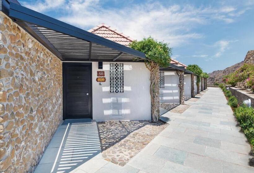 اتاق اکونومی, Ja Hatta Fort