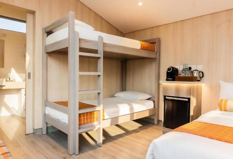 کلبه دلوکس, Ja Hatta Fort