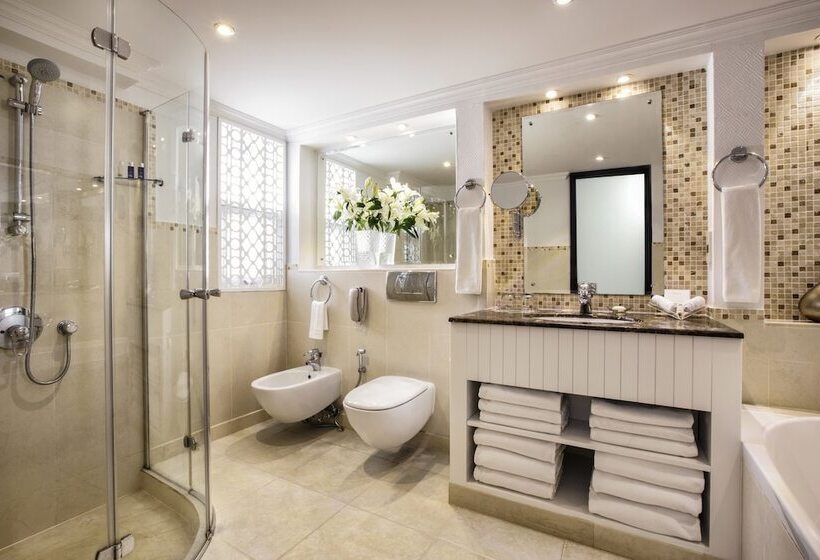 اتاق لوکس خانوادگی, Ja Hatta Fort