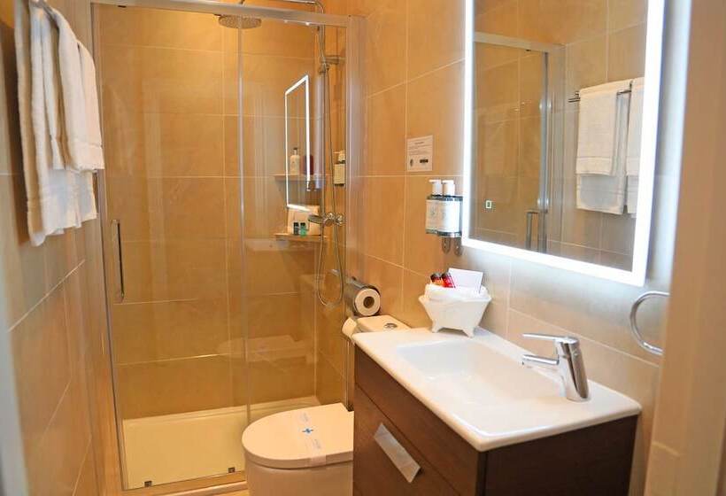 اتاق خانوادگی, Kilronan House