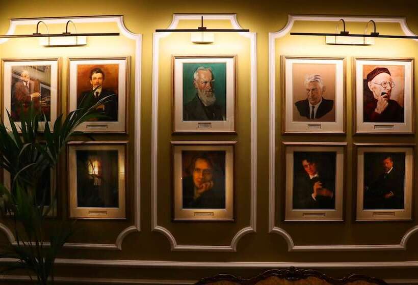 اتاق استاندارد سه نفره, Kilronan House