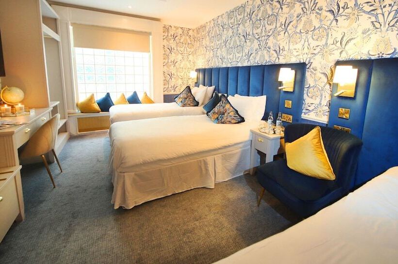 اتاق استاندارد سه نفره, Kilronan House