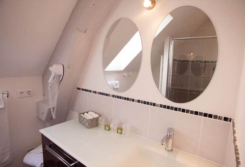 חדר סטנדרט, Logis Hotels   Auberge De L île   Hôtel 3 étoiles Et Restaurant