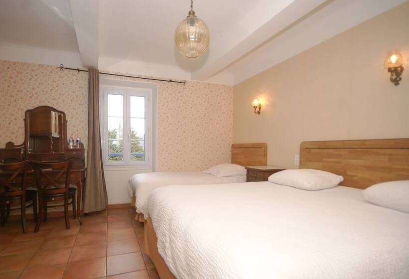 Номер Стандарт Трехместный, Logis Grand Hotel Bain