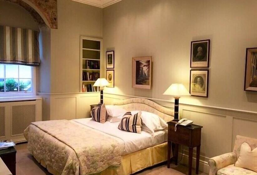 Номер Стандарт, Marlfield House