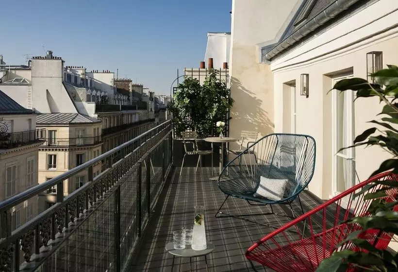 テラス付きデラックスルーム, Royal Madeleine Hotel & Spa