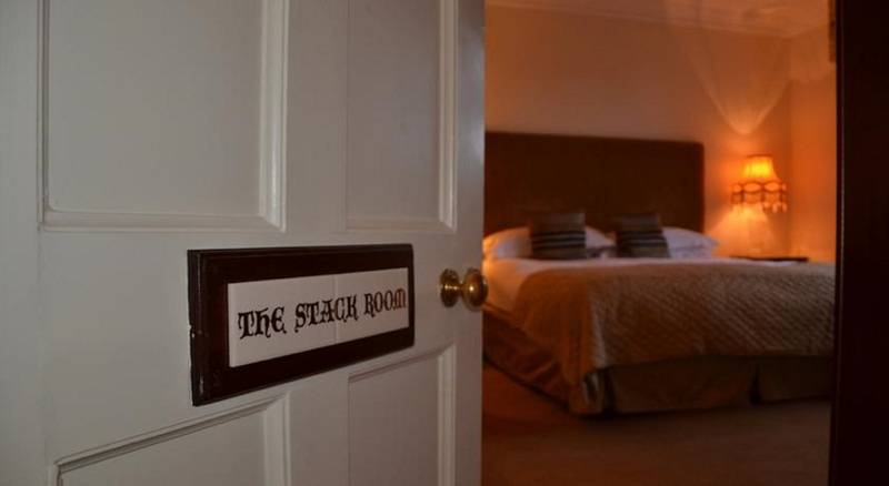 اتاق استاندارد, Waterford Castle Hotel & Golf Resort