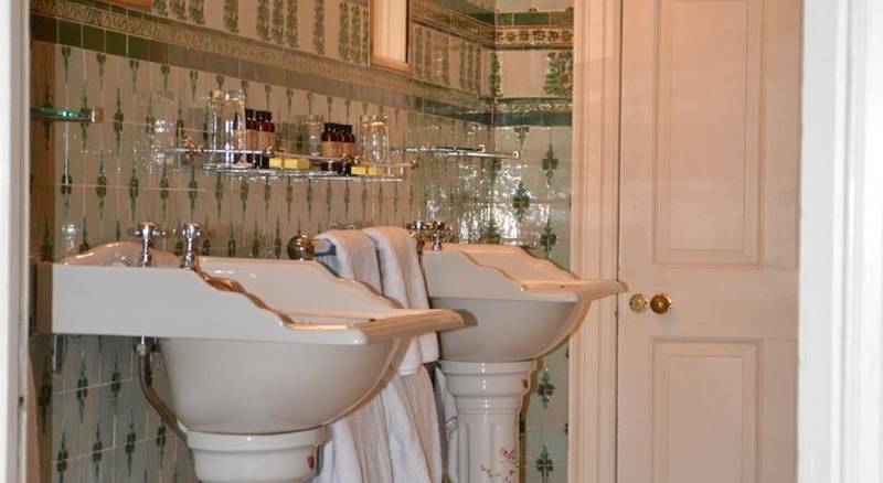 سوییت لوکس, Waterford Castle Hotel & Golf Resort