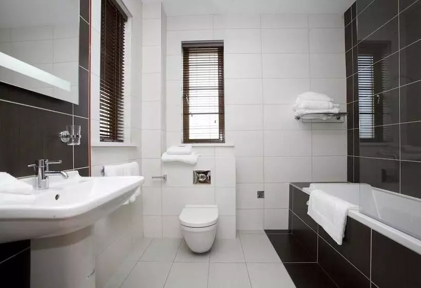اتاق استاندارد, Waterford Castle Hotel & Golf Resort