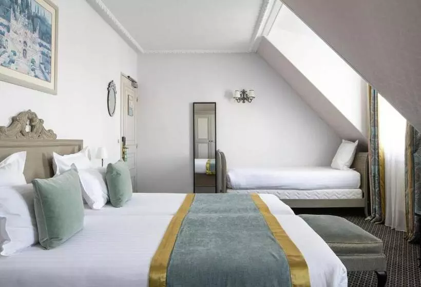 Chambre Triple Standard, Bradford Elysees  Astotel