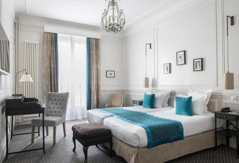 Семейный Номер, Bradford Elysees  Astotel