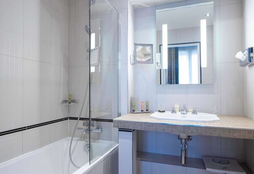 Номер Superior, Bradford Elysees  Astotel