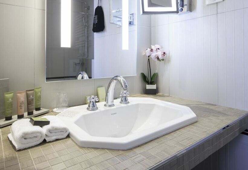 Семейный Номер, Bradford Elysees  Astotel