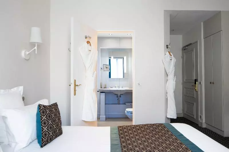 Chambre Standard Individuelle, Bradford Elysees  Astotel