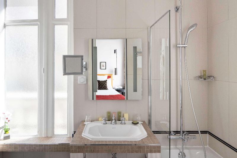 Номер Superior, Bradford Elysees  Astotel