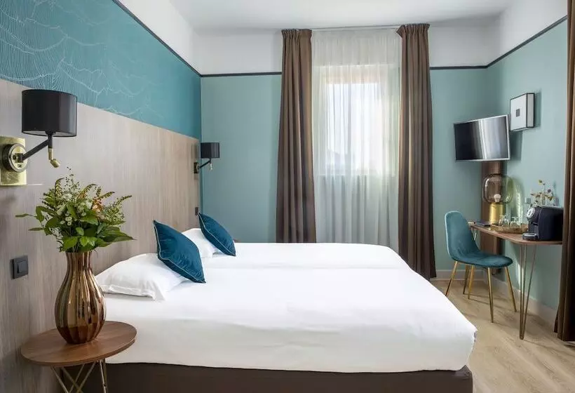 ジュニアスイート, Hôtel Le Bristol