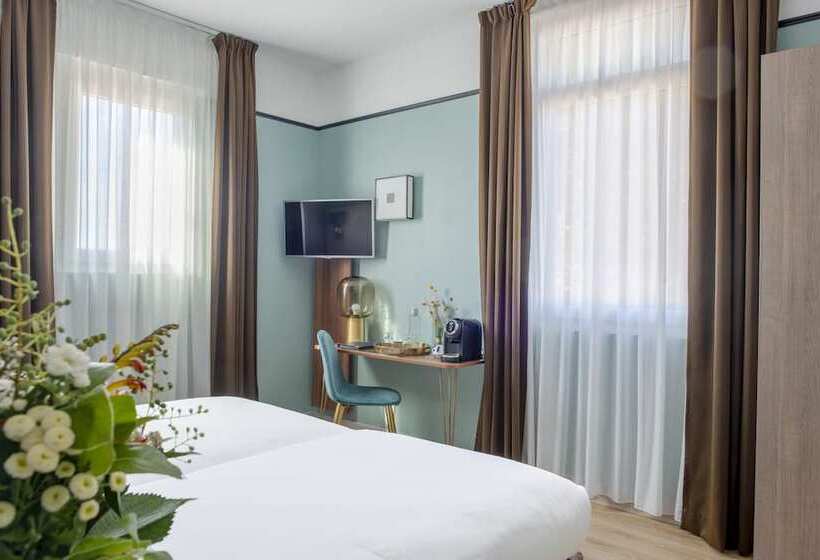 Полулюкс, Hôtel Le Bristol
