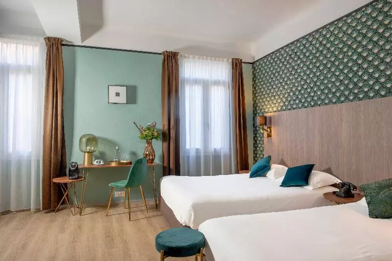 スーペリアトリプルルーム, Hôtel Le Bristol
