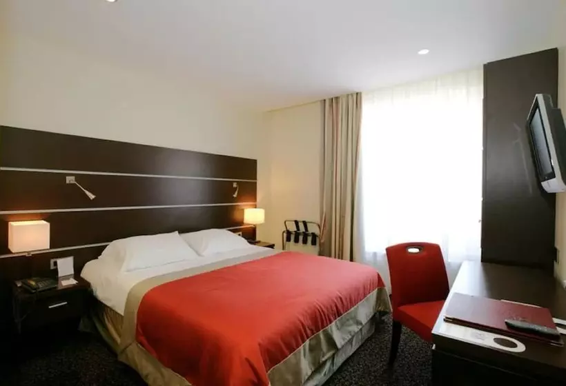 اتاق اکونومی, Bristol
