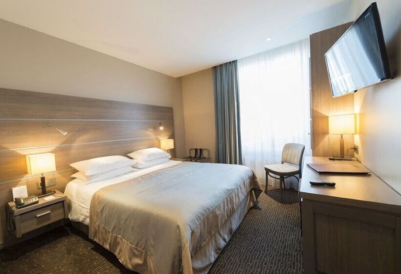 이코노미 룸, Bristol