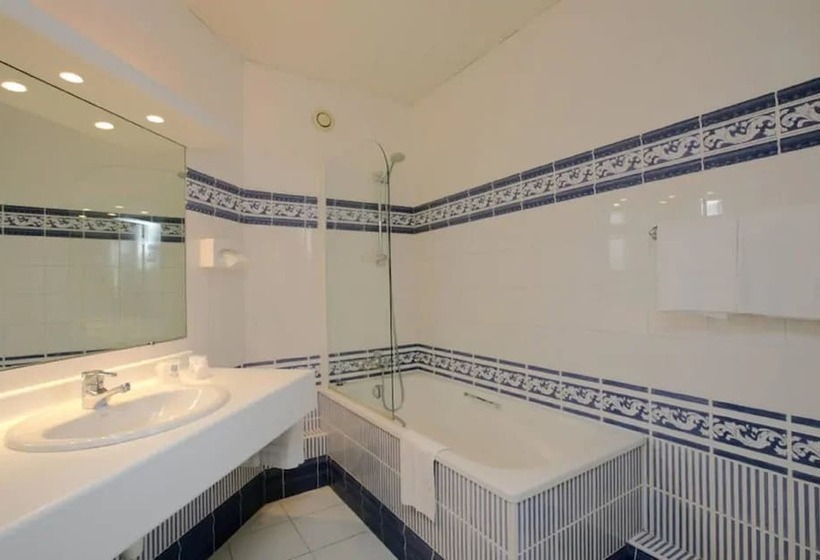 이코노미 룸, Bristol