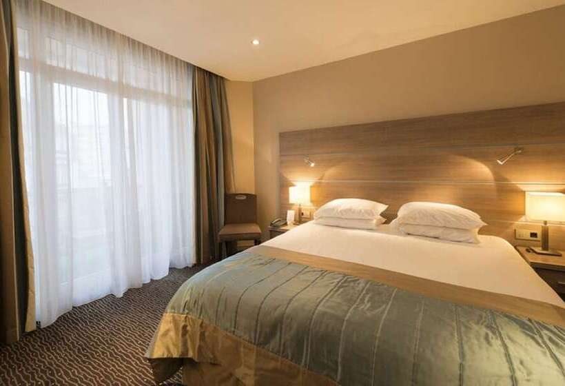 이그제큐티브 룸, Bristol