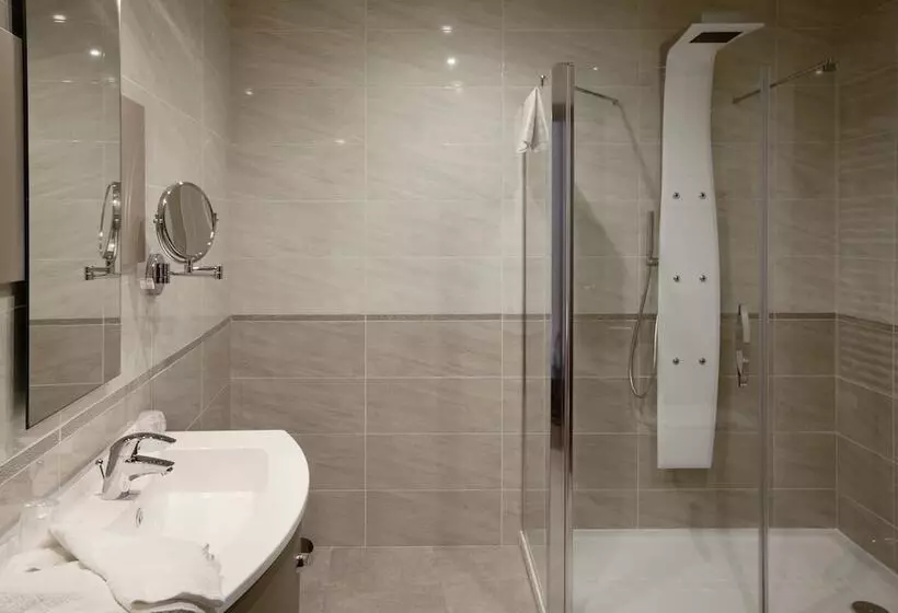 ２ベッドルームアパートメント, Brit Hotel De Grignan Vichy