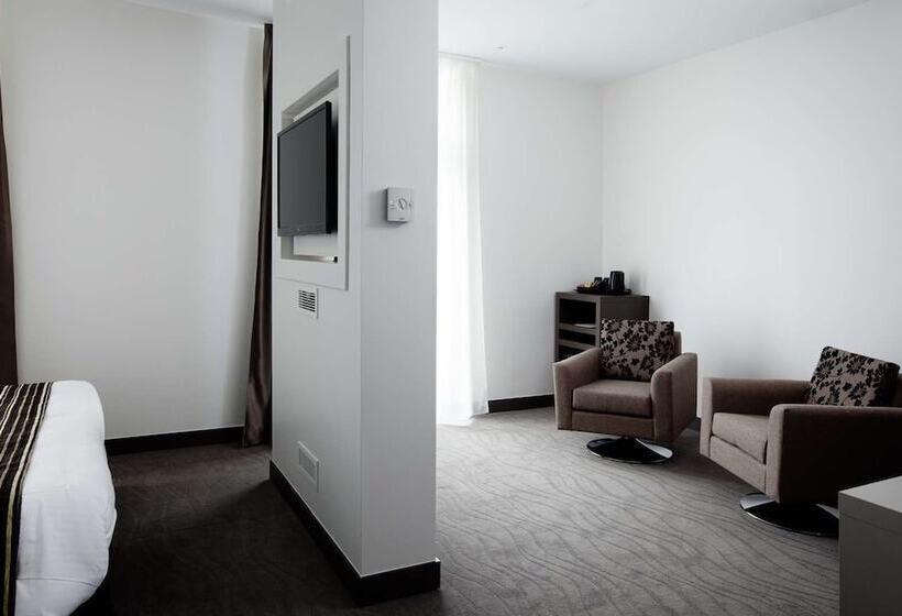 סוויטת ג'וניור, Brit Hotel De Grignan Vichy