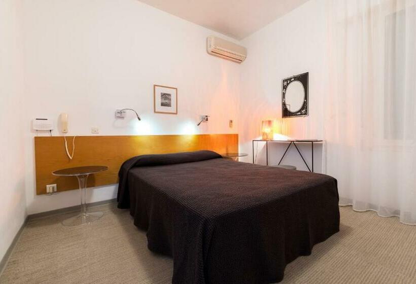 クラシックルーム, Cala Di L Oru