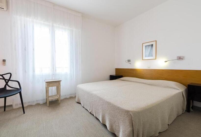 海の見えるコンフォートルーム, Cala Di L Oru