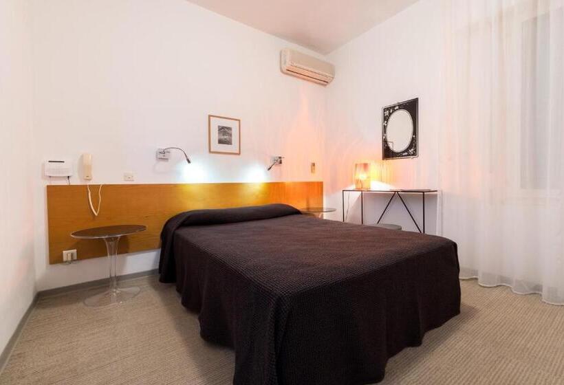 غرفة كلاسيكية مطلّة علي البحر, Cala Di L Oru