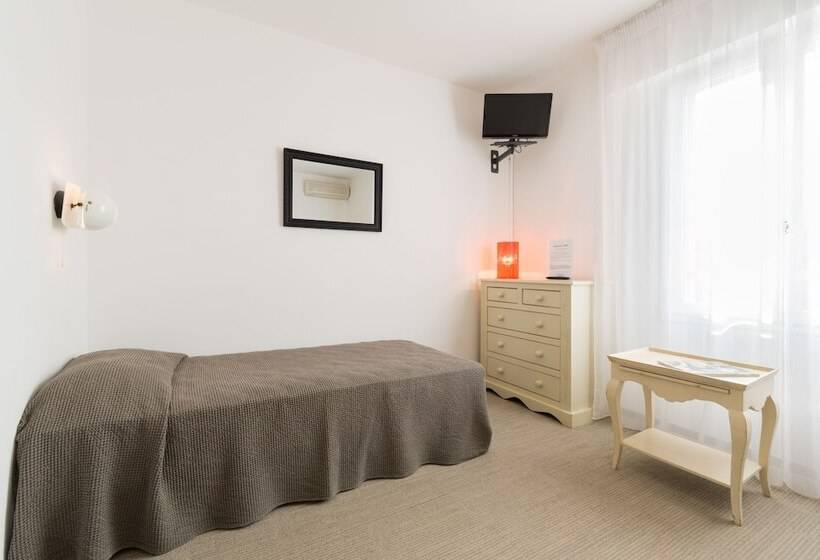 スタンダードトリプルルーム, Cala Di L Oru