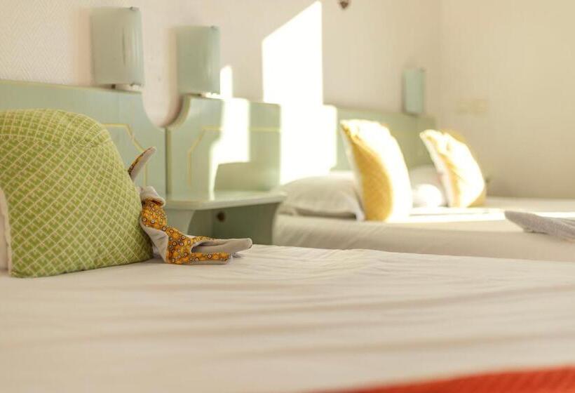 海景标准间带阳台, Camille