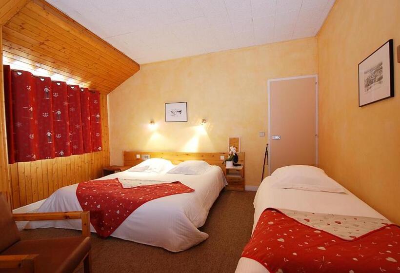 חדר סטנדרט לשלושה, Carlit