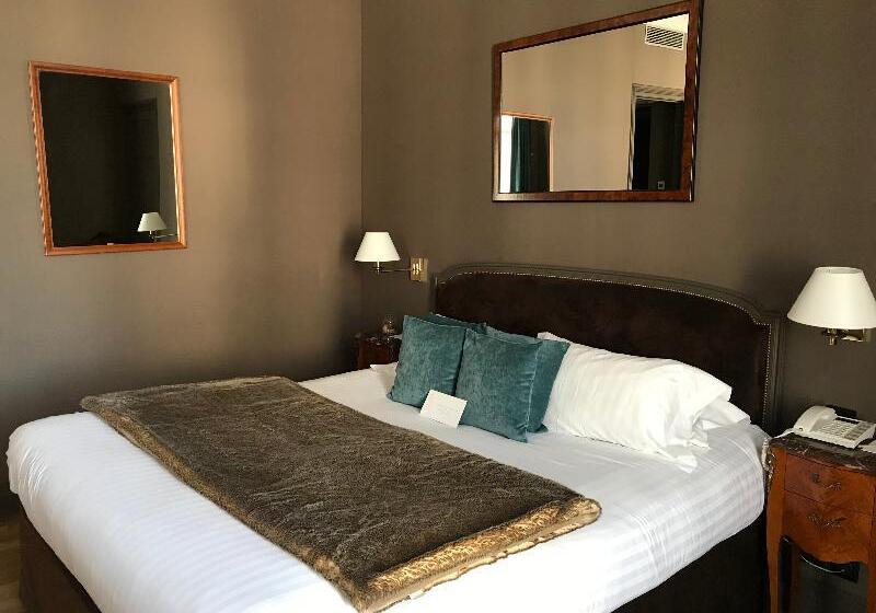 Полулюкс, Carlton