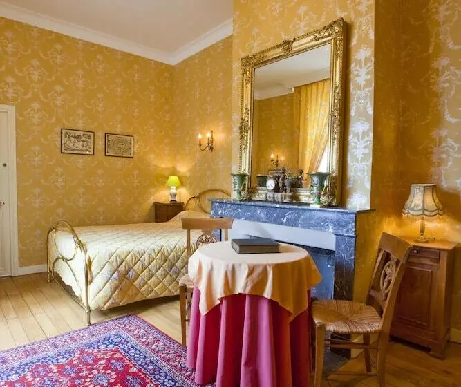 Camera Standard, Chateau De La Verie