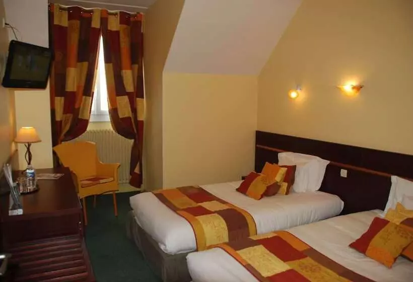 اتاق استاندارد سه نفره, The Originals City, Hôtel Cathédrale, Lisieux