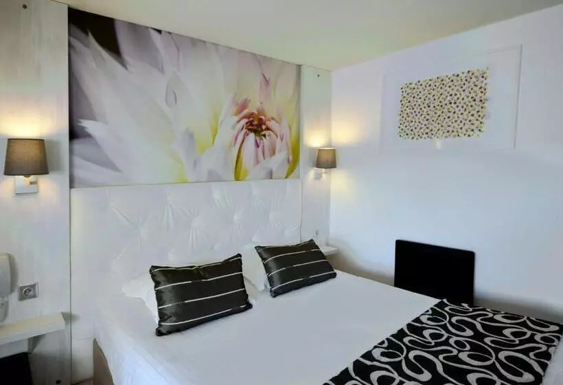 スタンダードトリプルルーム, Logis Hôtel Des Lacs Paris Sud