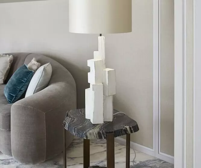 Suite, De Crillon