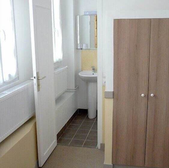 غرفة قياسية ثلاثية, Des Bains