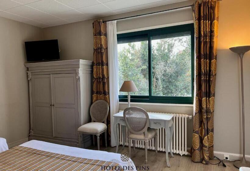 舒适三人间, Des Pins