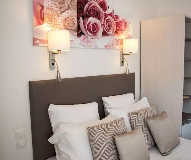اتاق اکونومی, Hôtel Casabella