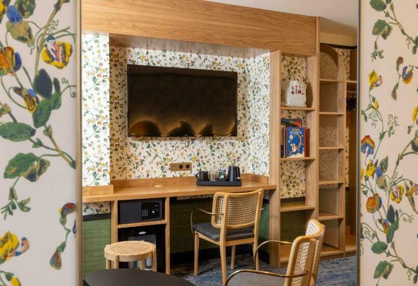 سوییت جونیور, Hôtel Jardin De Cluny