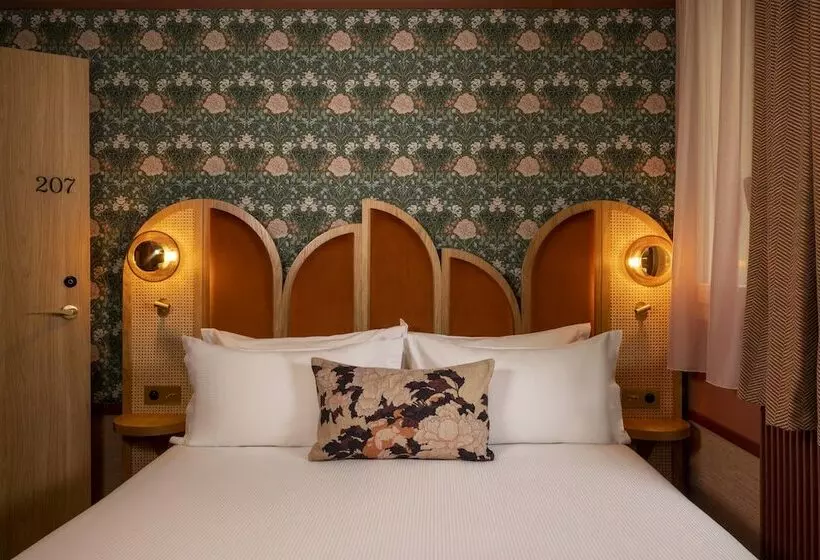 اتاق راحتی, Hôtel Jardin De Cluny