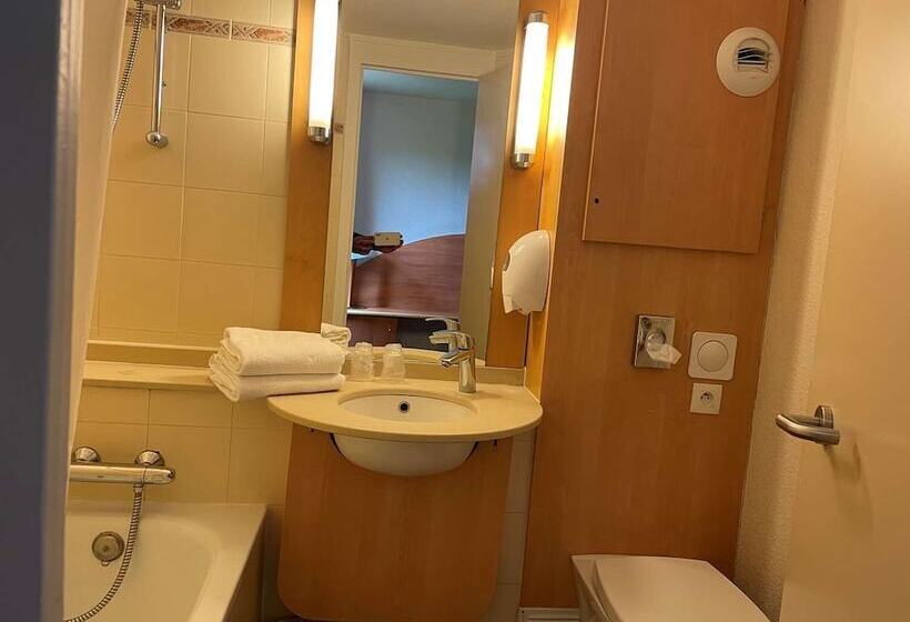 标准三人间, Hôtel Inn Design Sancé Ex Kyriad